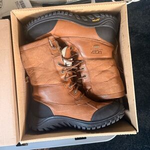 UGG Men's Tan Leather Snow Boots